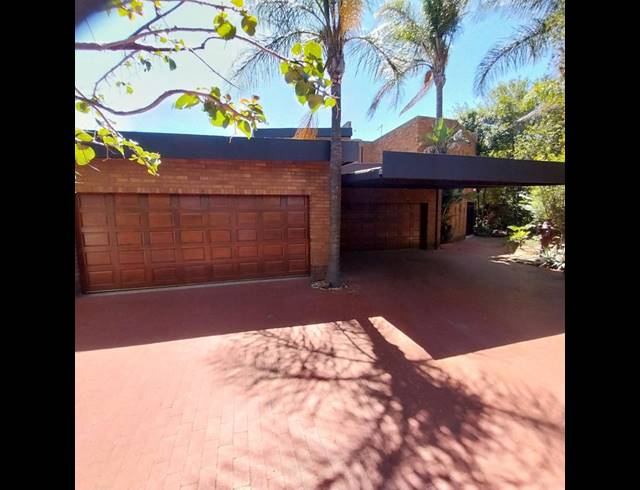 5 BEDROOM HOUSE FOR SALE IN SUNWARD PARK